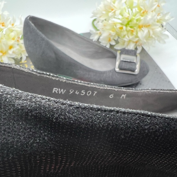 Stuart Weitzman - Picture 6 of 6